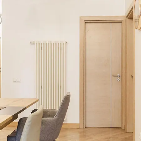 Stylish 2br In Prime Old Location, Sleeps 6 * Riga