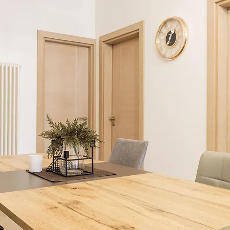 Stylish 2br In Prime Old Location, Sleeps 6 *