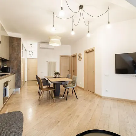 Stylish 2br In Prime Old Location, Sleeps 6
