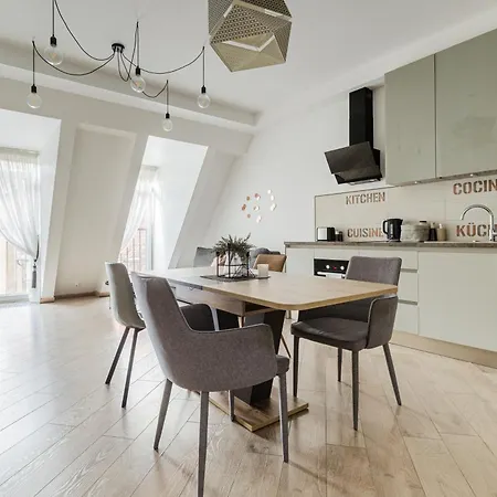 Stylish 2br In Prime Old Location, Sleeps 6 Appartement *